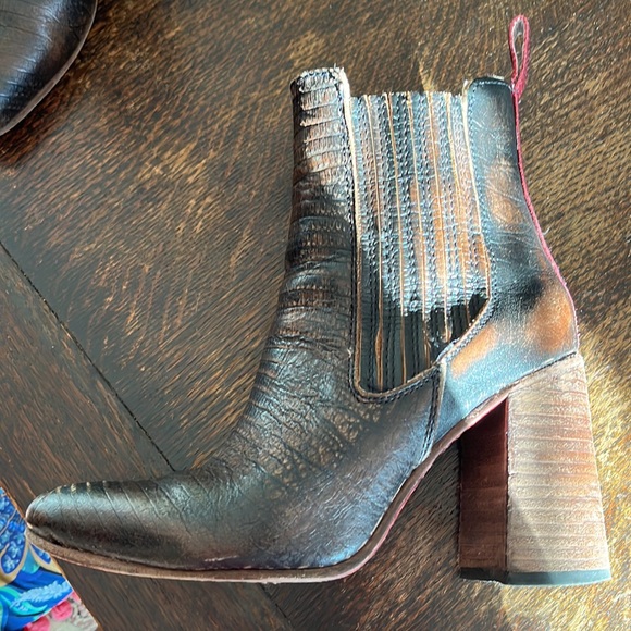 Freebird Heeled Boots - Picture 7 of 9
